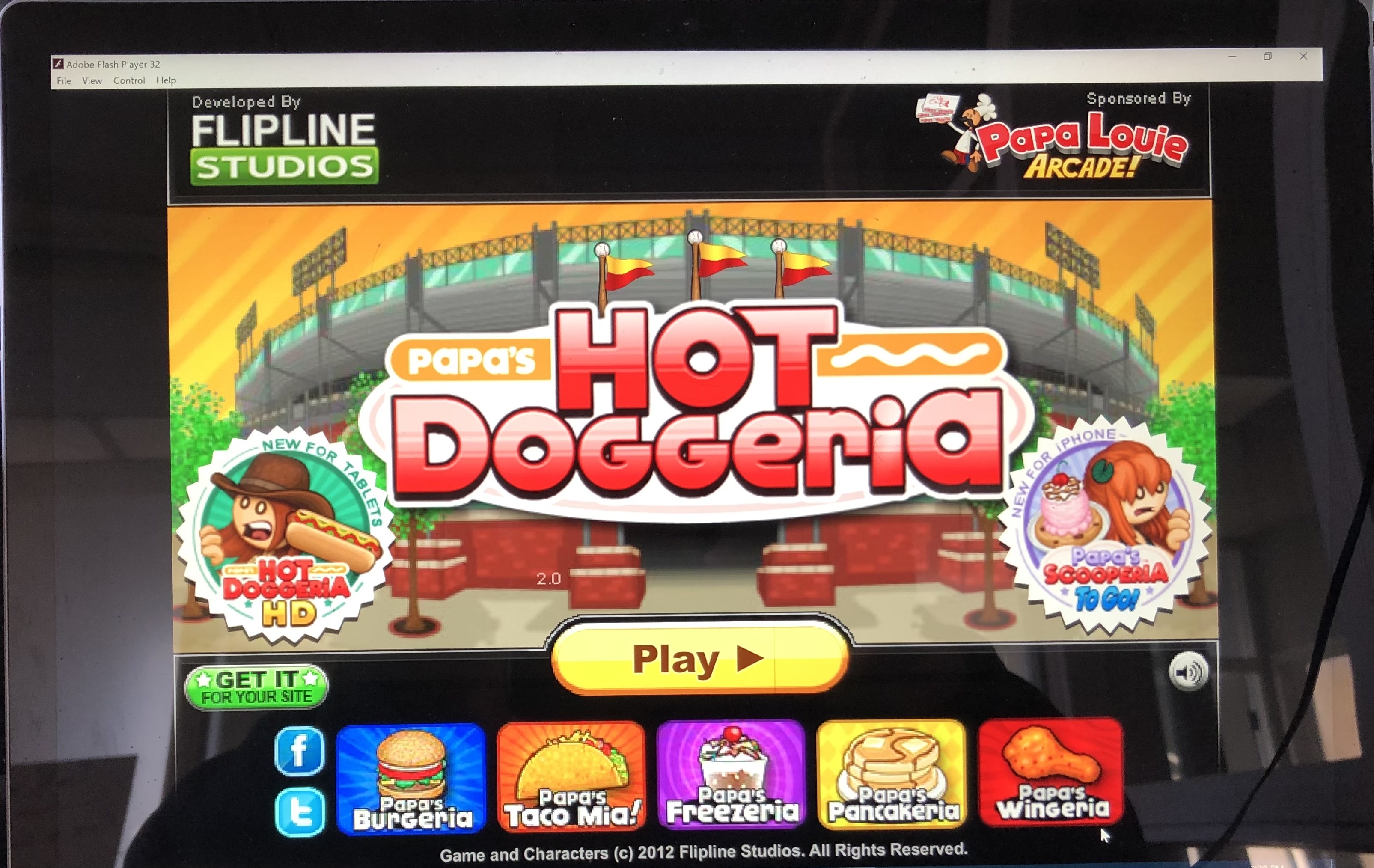 PAPA'S HOT DOGGERIA jogo online no