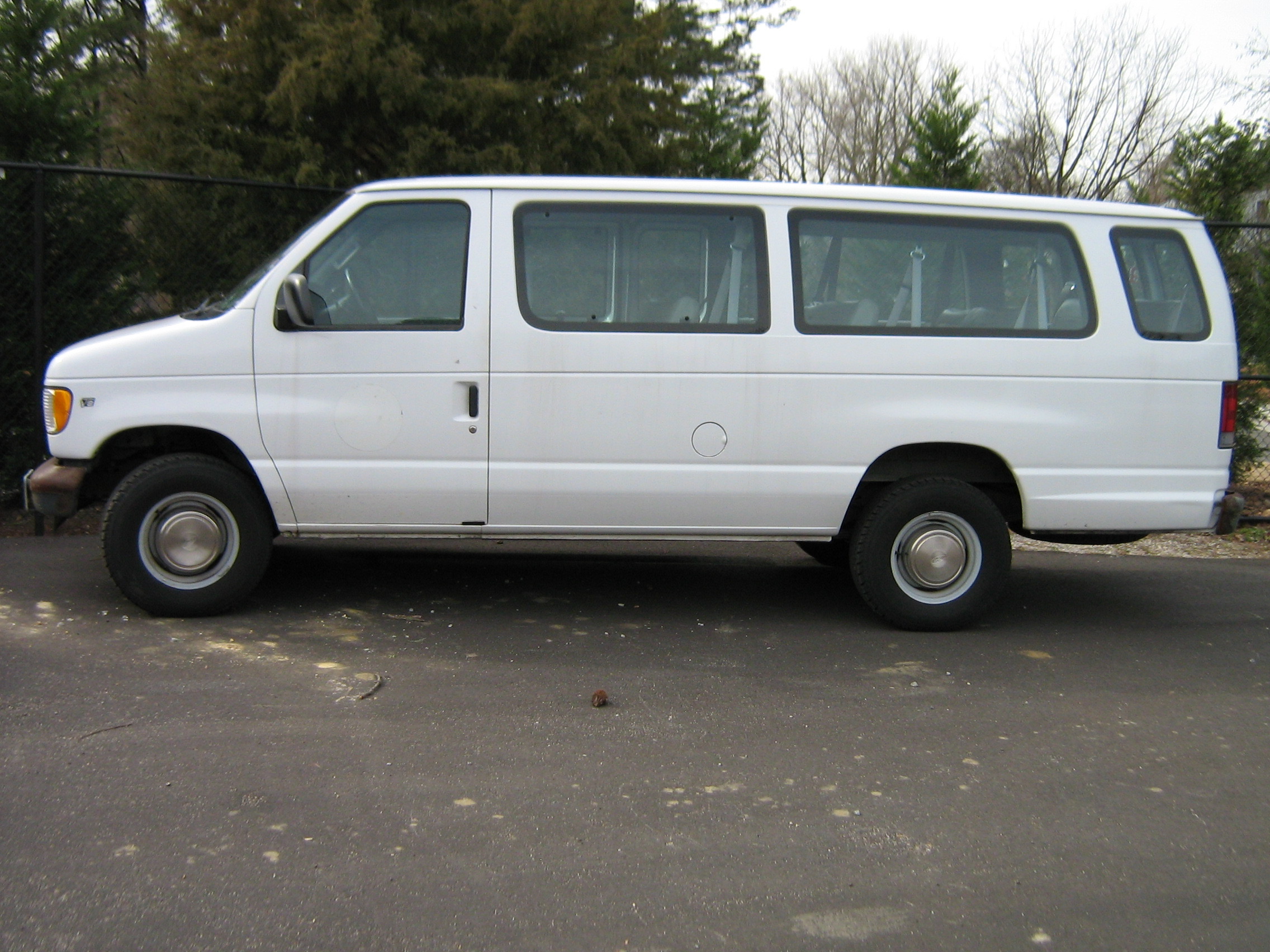 02 Ford E 350 Super Duty Xl 15 Passenger Van By Ladybird413 On Deviantart 02 Ford E 350 Super Duty Xl 15 Passenger Van By Ladybird413 On Deviantart
