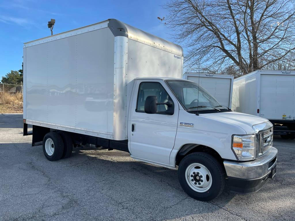 21 Ford E 350 Super Duty Box Truck By Ladybird413 On Deviantart