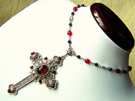 Lucrezia - Renaissance / Gothic cross necklace