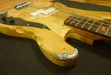 Detail Eagle Bass #2