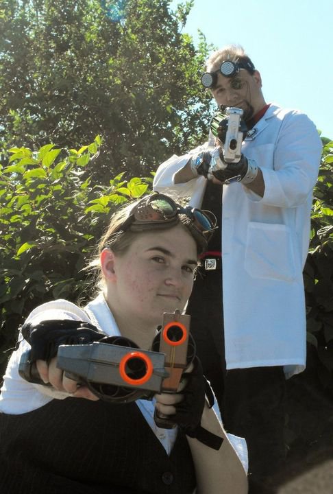 Wyld Kat and Doctor Zoltar Take Aim