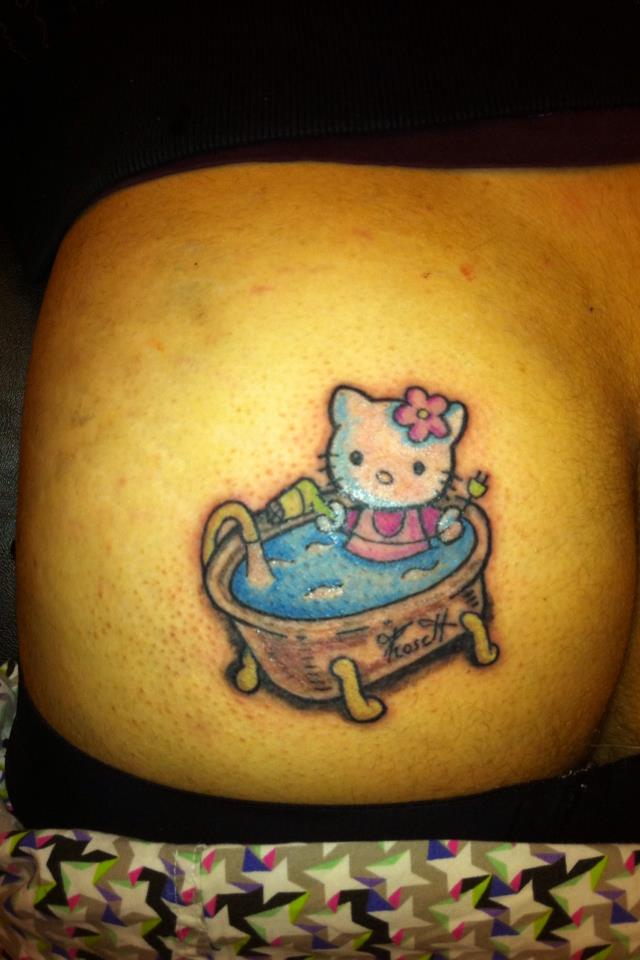 Tattoo Hello Kitty in the bath tub