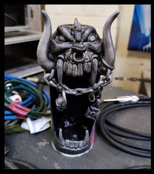 Motorhead spray paint can