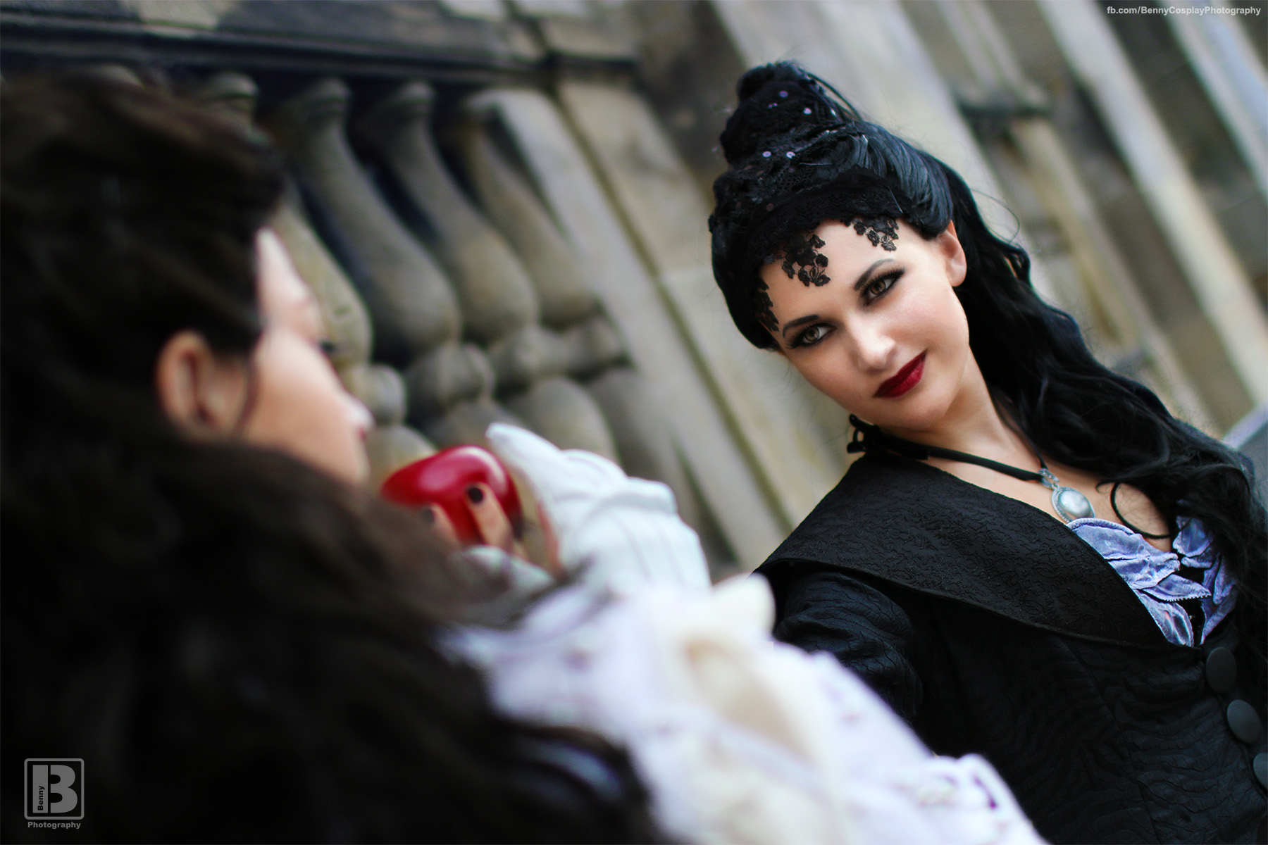 Regina and Snow White - @Connichi 2014