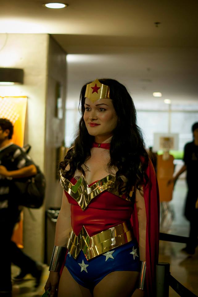 wonder woman comic con colombia