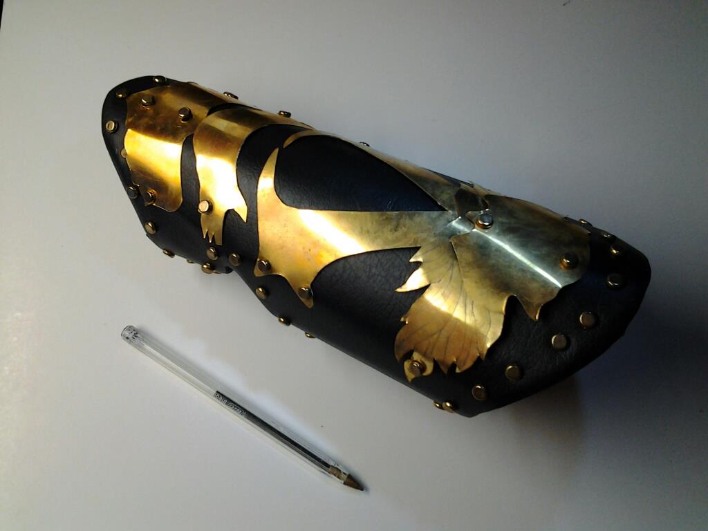 Ezio Vambrace