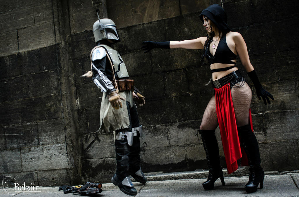 Lady Sith Force Choke a Mandalorian