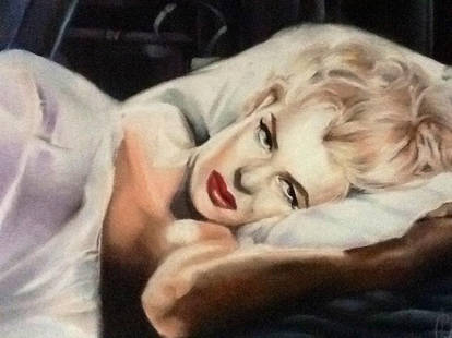 Monroe, Bed
