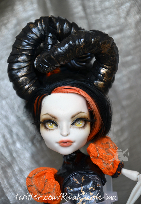 Custom MH Skeleton Doll with Horns 02