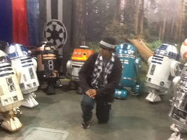 Im surrounded by droids!!!!! (Comic con pic)