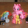 Attack Of The Fifty-Foot Pinkie Pie