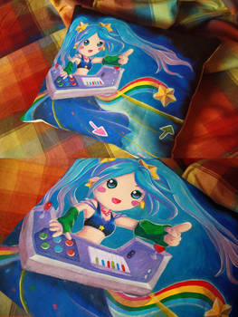 Arcade Sona pillow