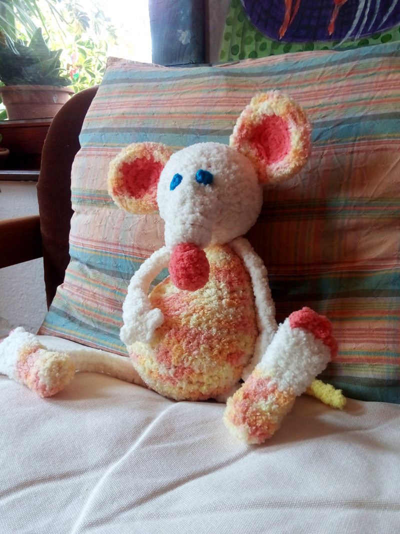 Knitted Mouse