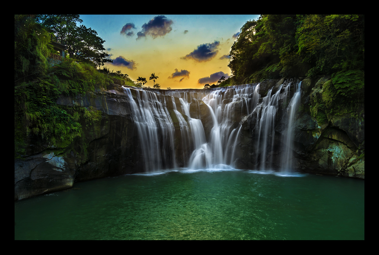 Shifen Falls HDR