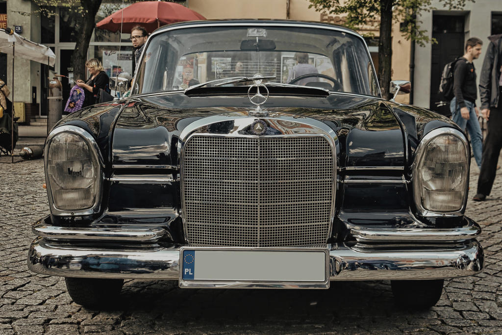 Mercedes-Benz W111