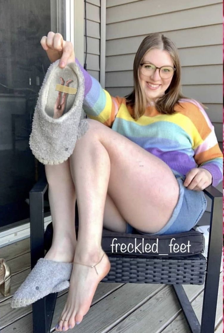 Giantess Slipper By Thkidd11 On DeviantArt giantess-slipper-by-thkidd11-on-deviantart