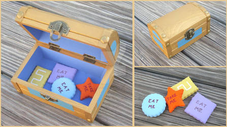 Alice in Wonderland Cookie box