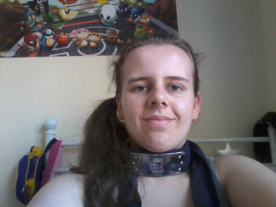 Me with Sand villiage headband on my neck :3