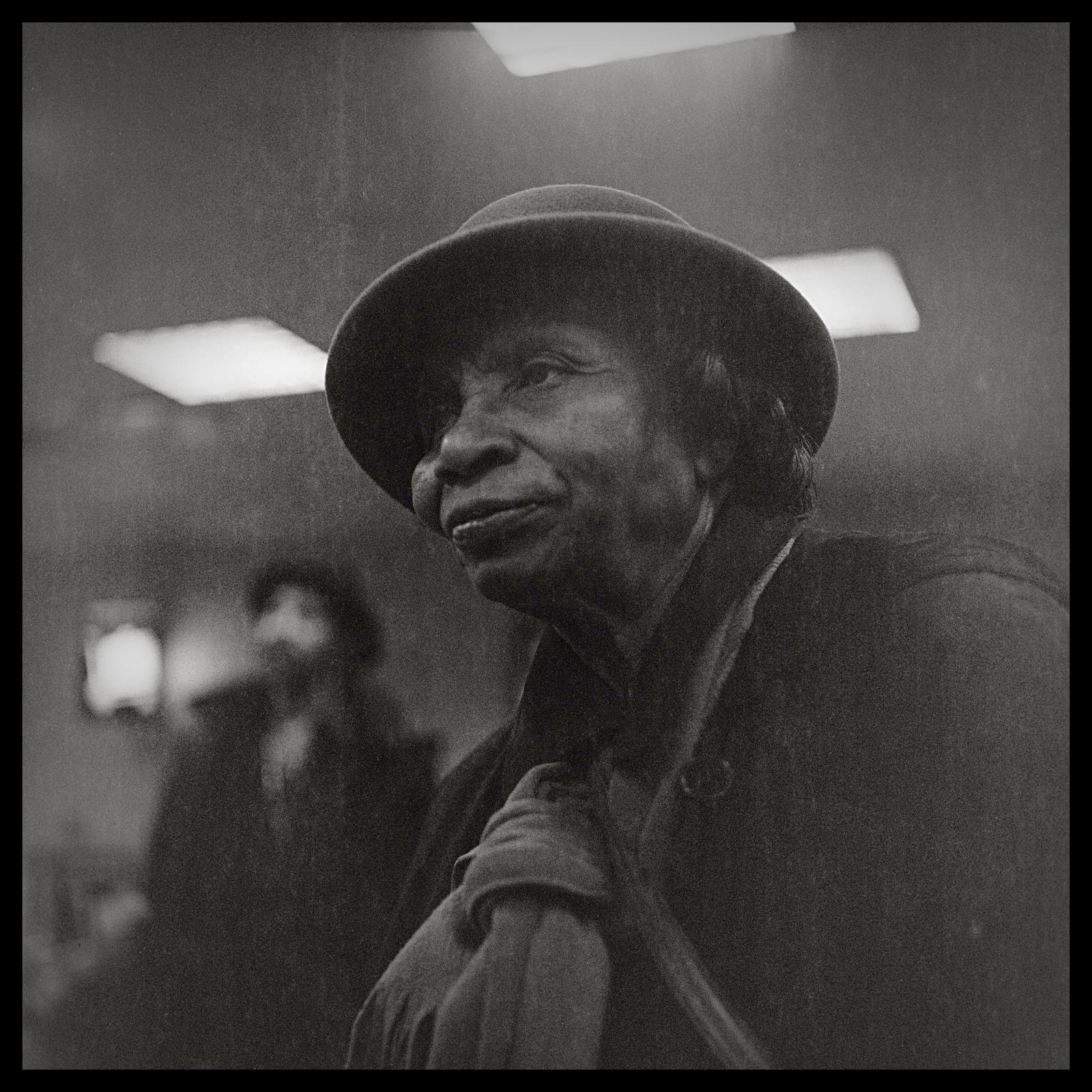 2011-338 Between trains - Nov 2011