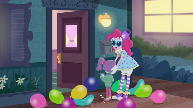 MLP Equestria Girls Pinkie Sitting Moments 2