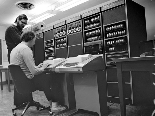 Dennis-Ritchie-Ken-Thompson-and-PDP11-UNIX-1972