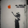 lola, look, there's an apple