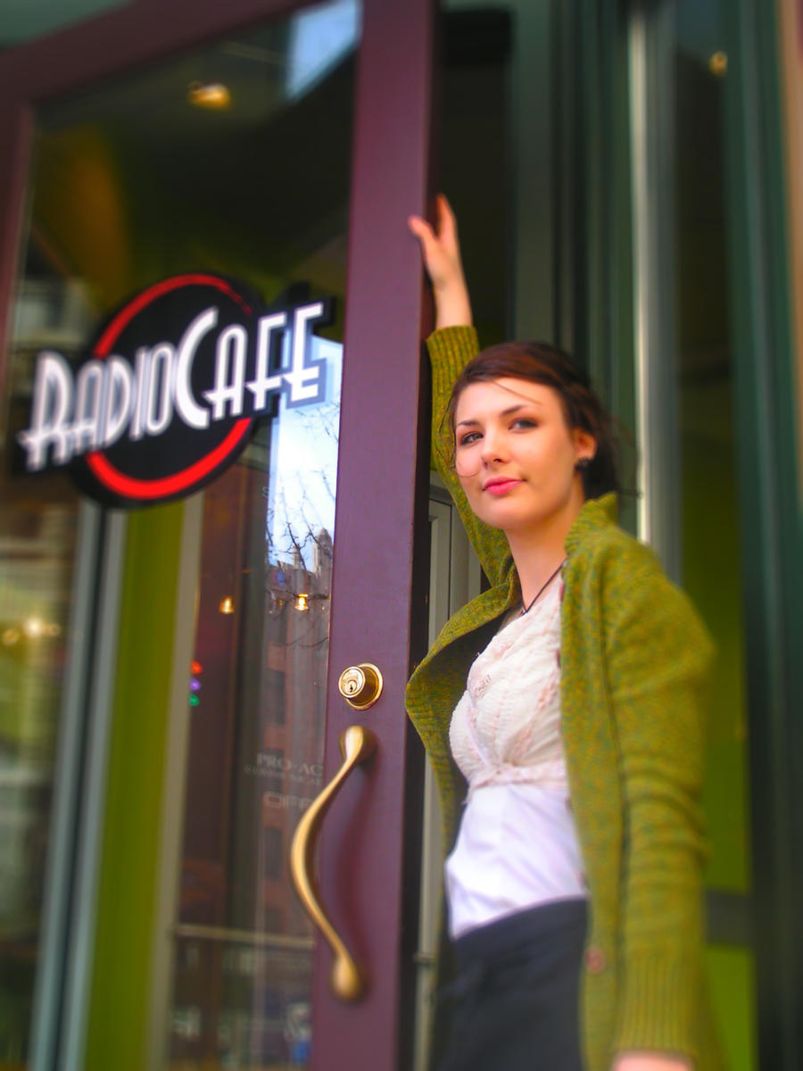 Gwen of Radio Cafe