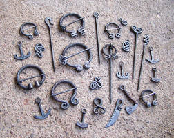 Steel brooches and pendants 1