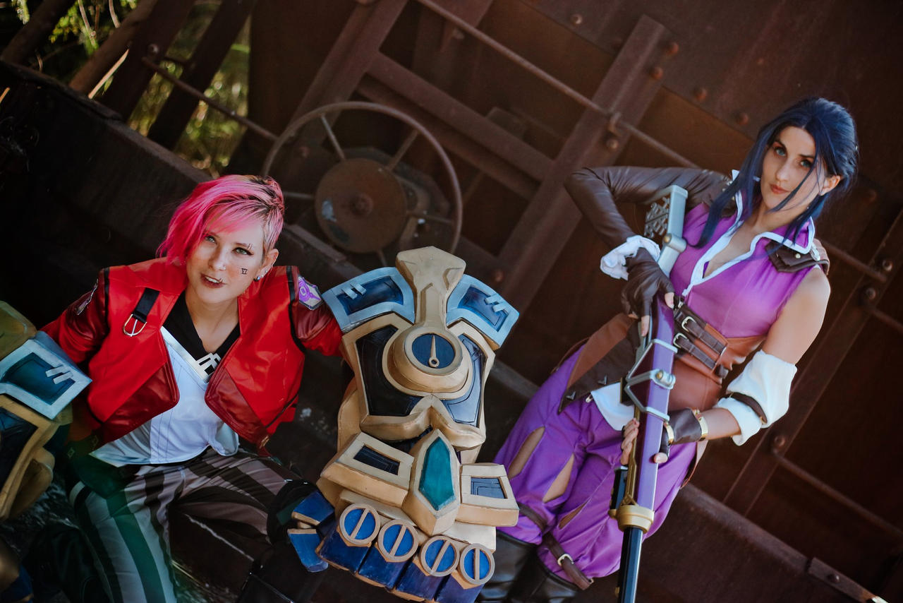 Vi x Caitlyn - CaitVi - Arcane Cosplay VII by rizzyun on DeviantArt