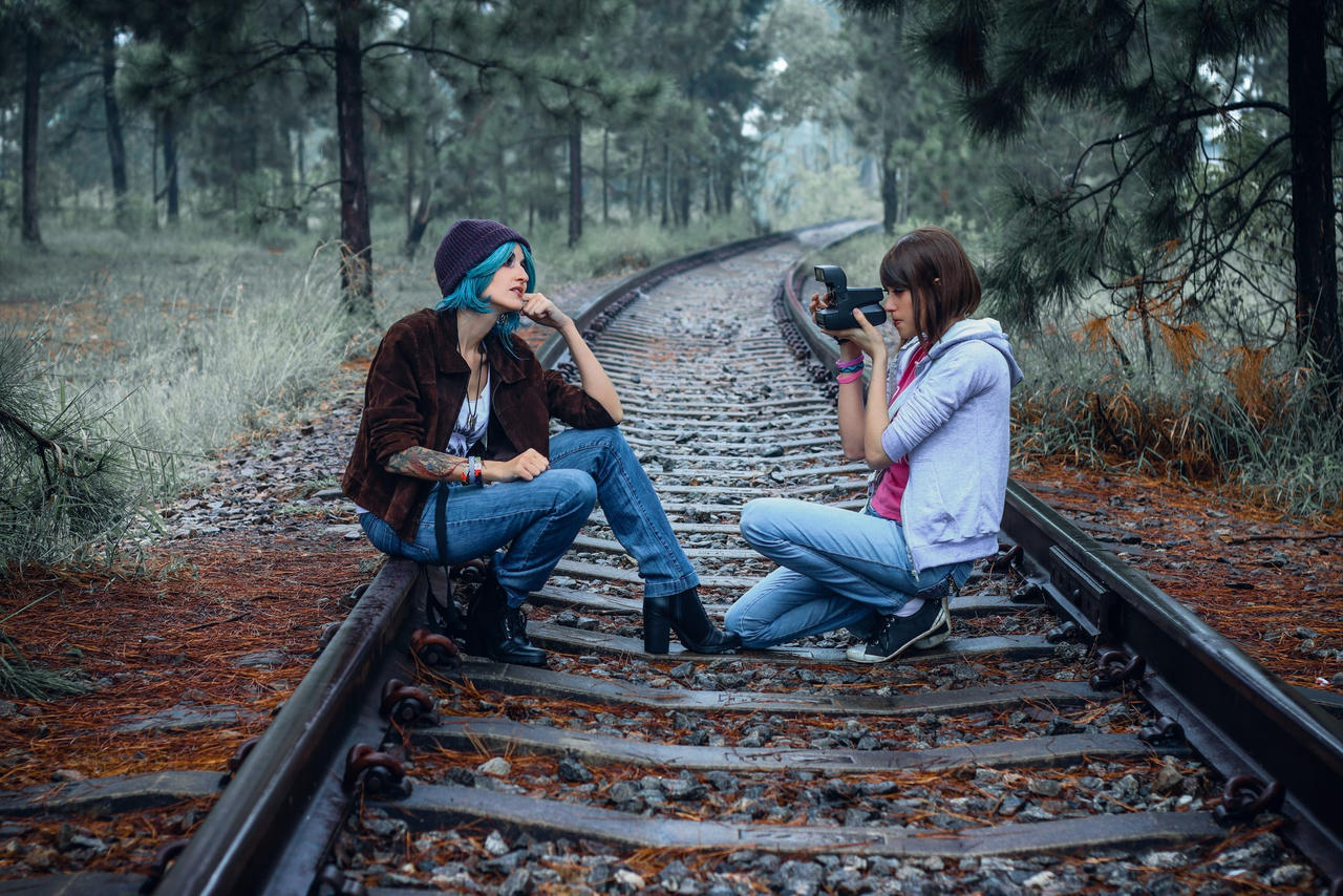 Chloe and Max V - Pricefield Cosplay by rizzyun on DeviantArt