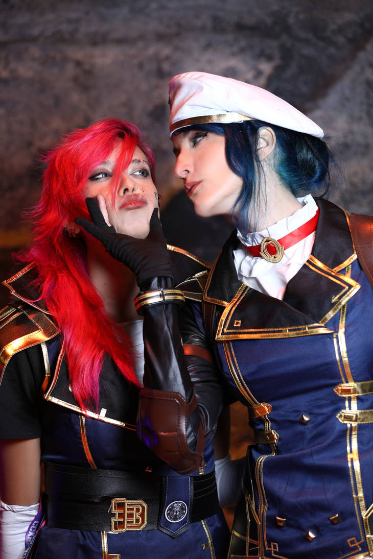 Vi x Caitlyn - CaitVi - Arcane Cosplay XI by rizzyun on DeviantArt
