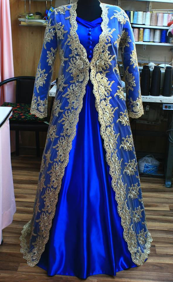 hurrem sultan blue dress Hurrem Sultan Cosplay Dress: Silk Chiffon, Tiara, and Veil