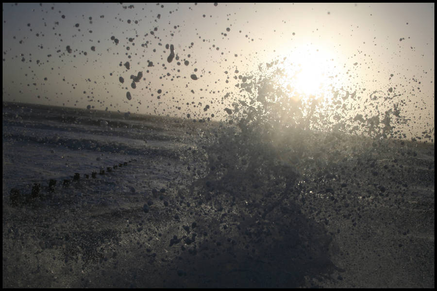 Splashing Waves by mark1624