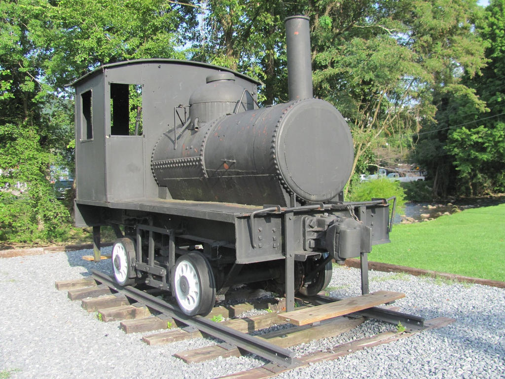 Demascus Fake Steam Locomotive by boilerwash on DeviantArt