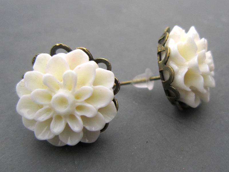 Magnolia Earrings, romantic and tres boheme!