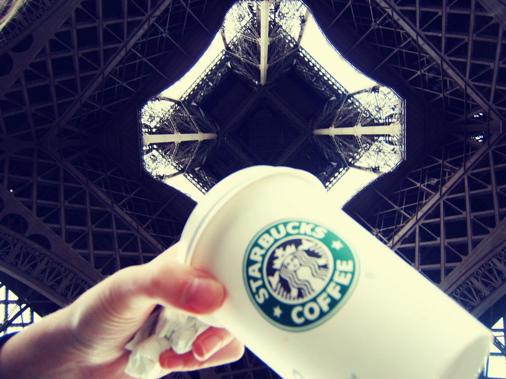 Starbucks - the Eiffel Tower