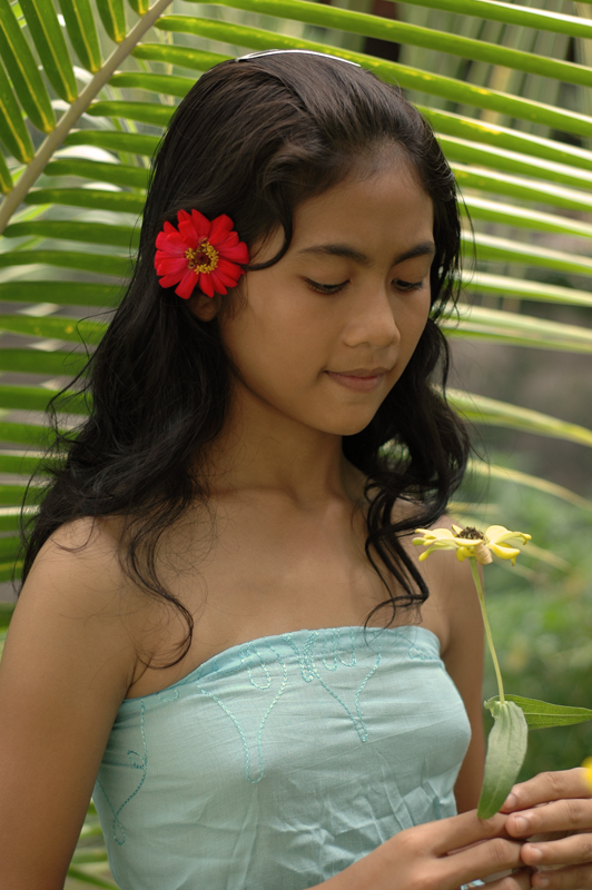 Putu with flower