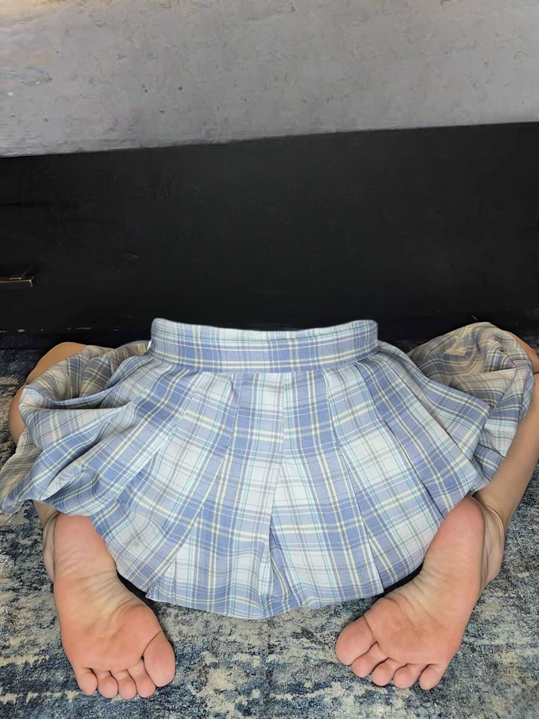 Legs by DisplacementPlace on DeviantArt