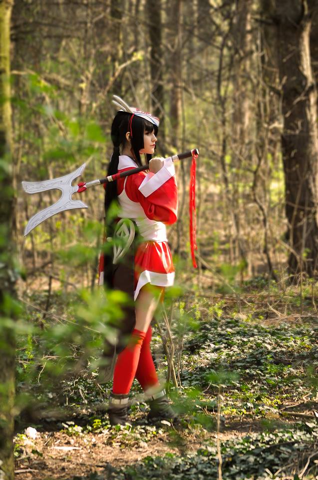 Blood Moon Akali Cosplay