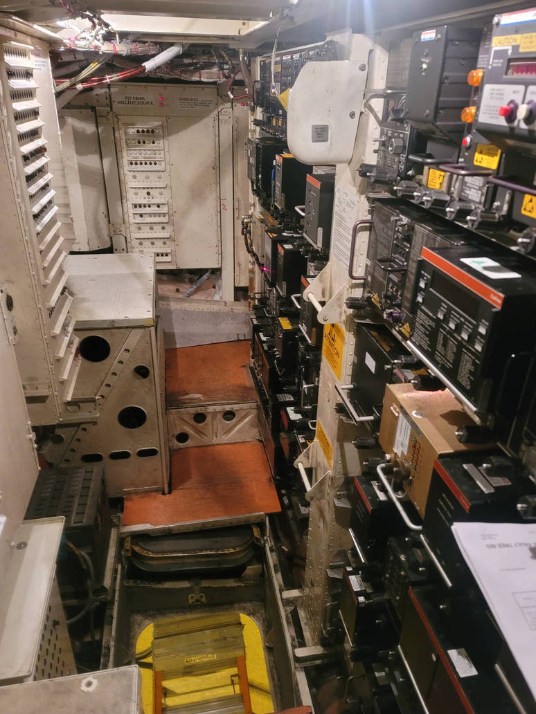 Electronics Bay Example B767 E and E bay by EvilDogBum on DeviantArt