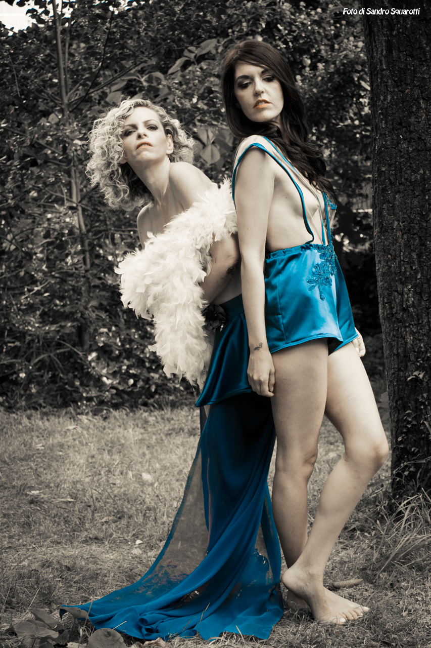 Bohemiennes: Valeria and Valentina 03