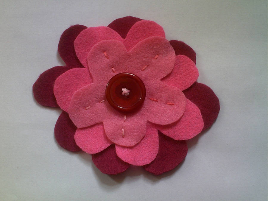 Pink Felt Flower Badge by SewAndSew