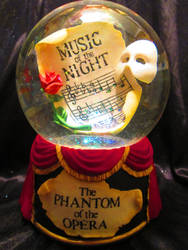 Phantom of the Opera Snow Globe