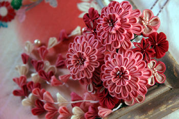 Pink mums kanzashi