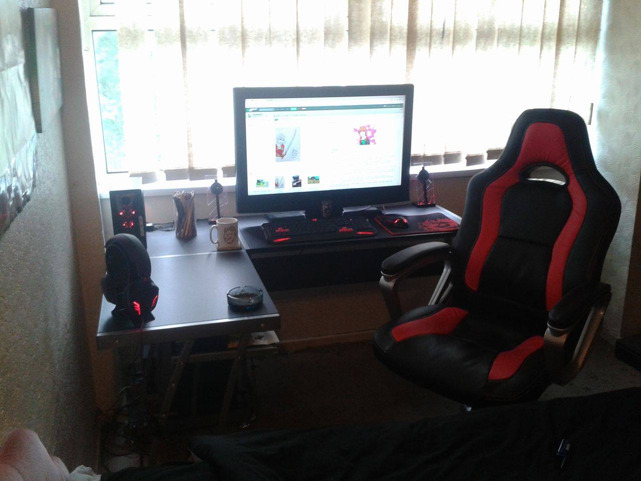 My PC Set-Up/Office Desk - Peripheral Overhaul! by OverlordAvarice on  DeviantArt