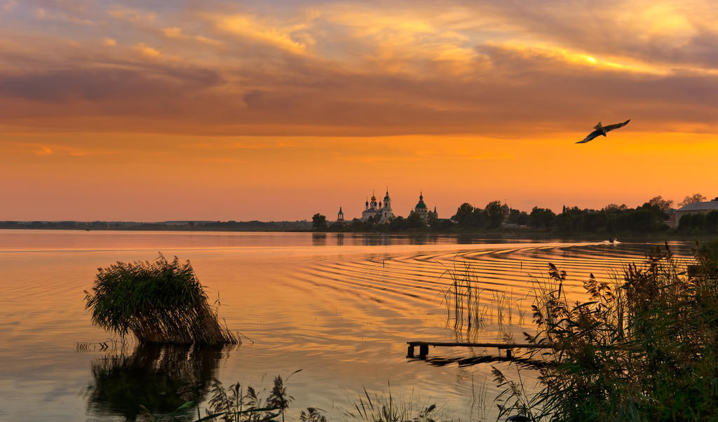 Sunset on a Nero lake