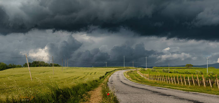 There will be a thunderstorm soon