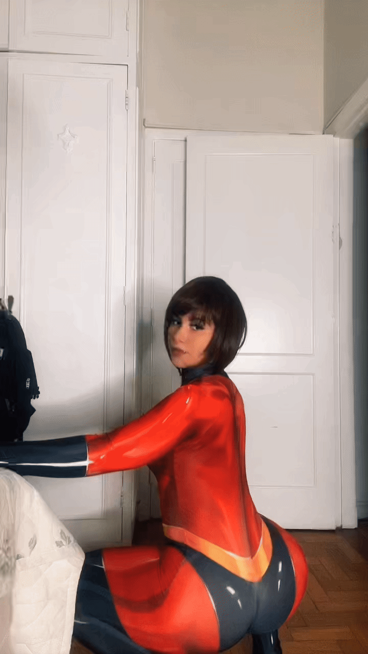 Victoria Matosa Cosplay Elastigirl Twerk 18 GIF by axel2025 on DeviantArt Victoria Matosa Cosplay Elastigirl Twerk 18 GIF by axel2025 on DeviantArt