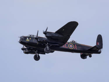 Avro Lancaster B1 - Wheels Down